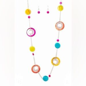 ❣️Long multi colored silver and acrylic discs necklace❣️